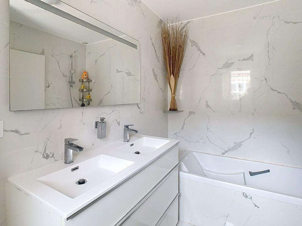 Maison à ENSUES-LA-REDONNE