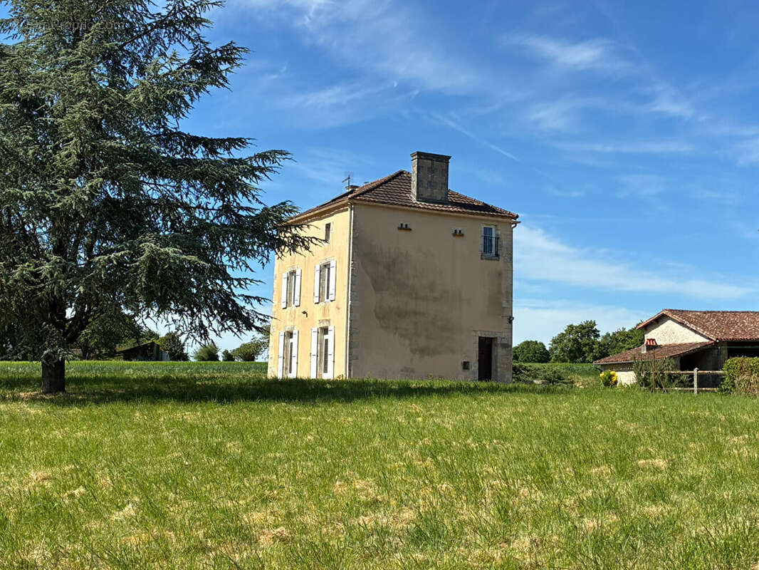 Maison à RUFFEC