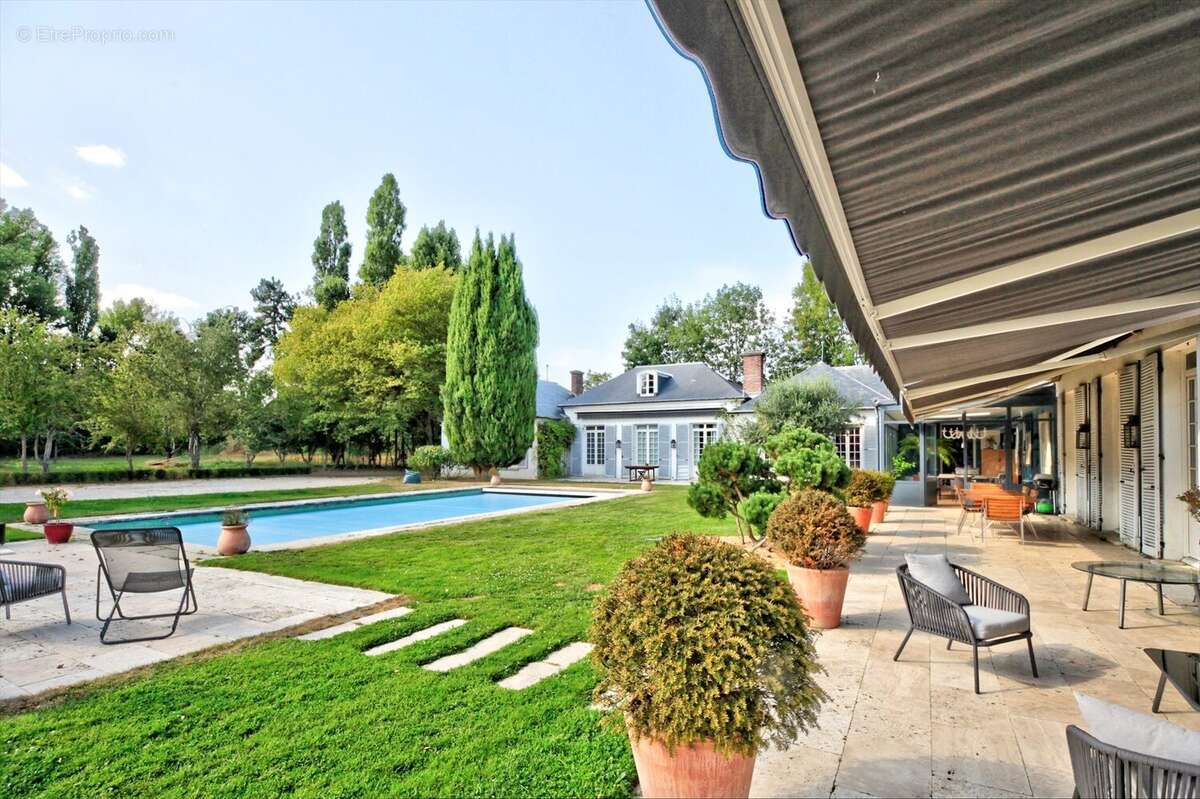 Maison à LES LOGES-EN-JOSAS