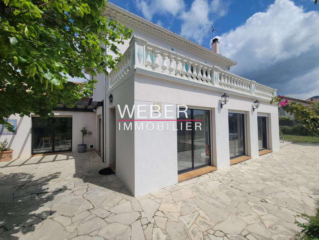 TOULON OUEST  - MAISON 200 m2 - 6 chambres - Piscine - photo 3