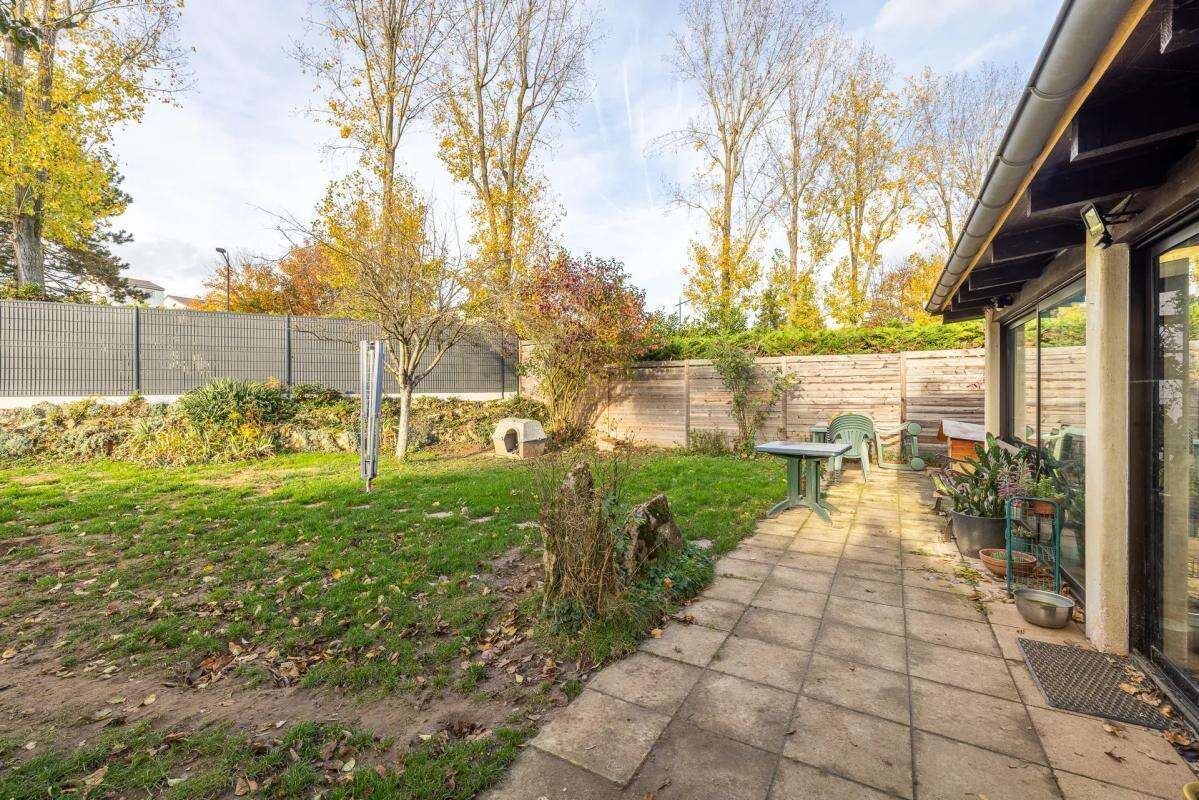 Maison à SAVIGNY-LE-TEMPLE