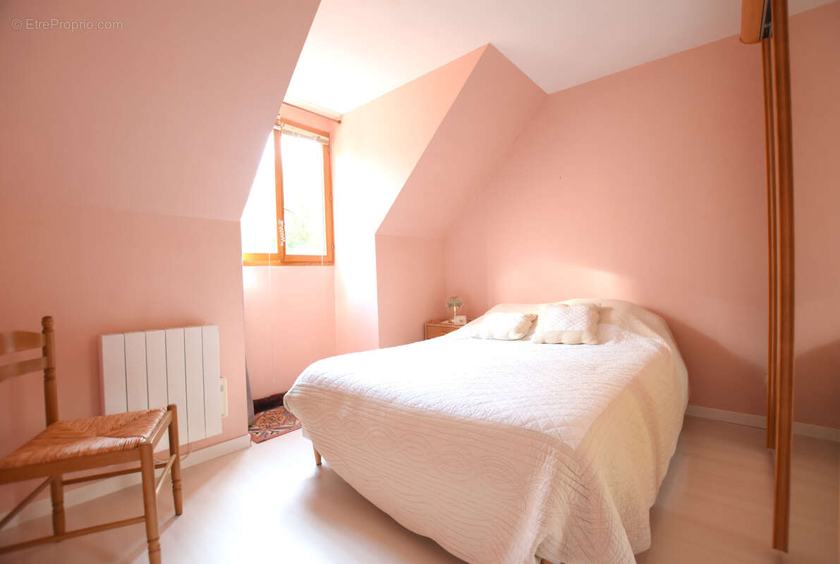 Maison à LES ESSARTS-LE-ROI