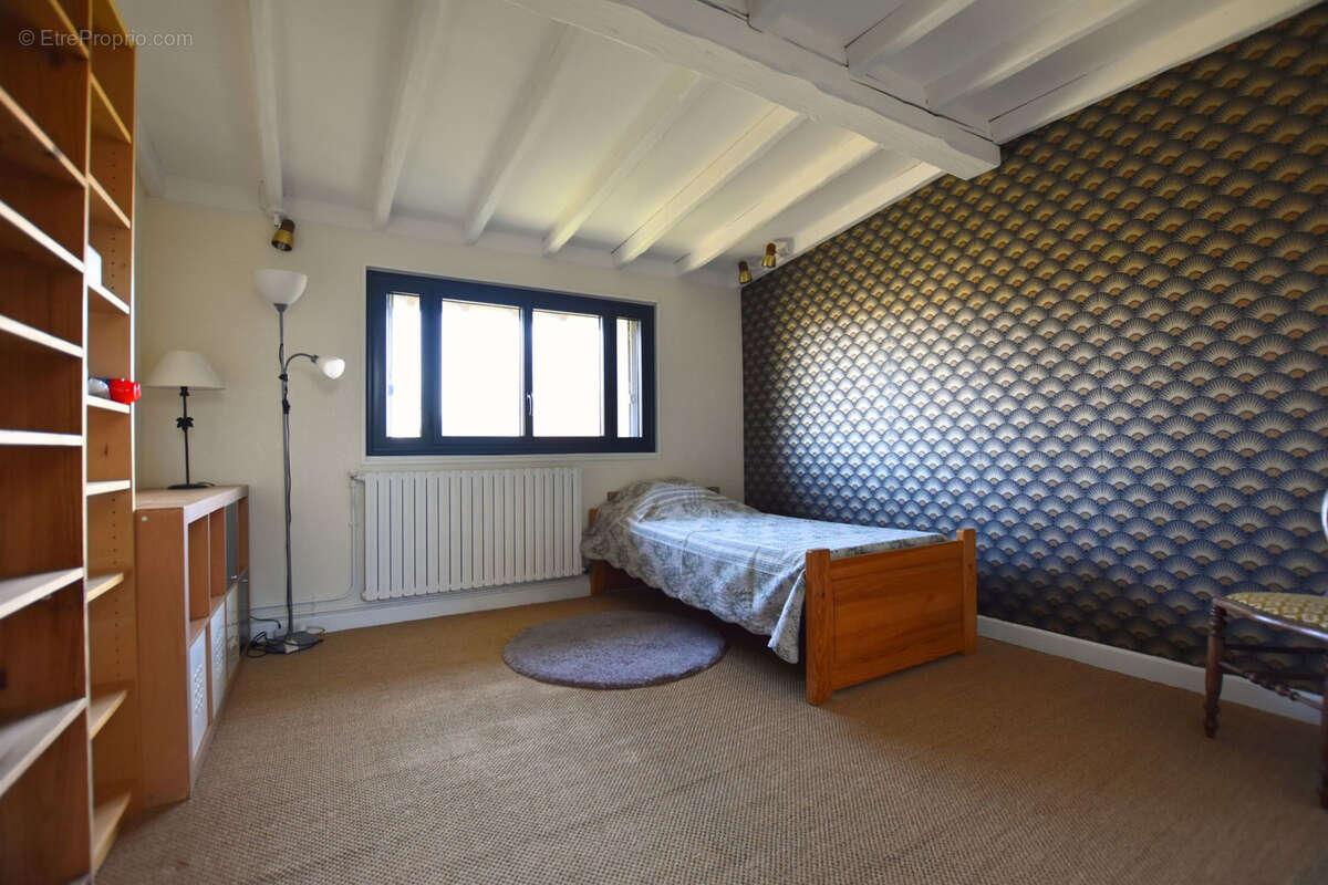 Maison à LES ESSARTS-LE-ROI