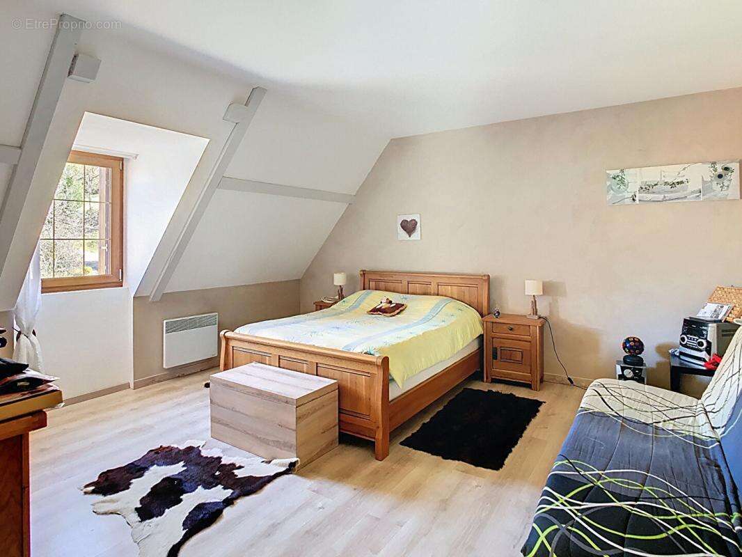 Ensemble contemporain avec maison principale, gîte indépendant, piscine chauffée et vaste terrain - photo 7