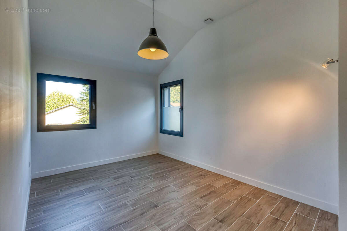 Maison à CHAMP-SUR-DRAC