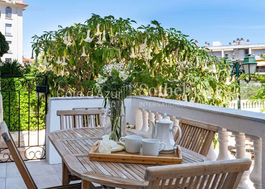 Nice Baumettes appartement Belle Époque avec terrasse et garage - photo 3