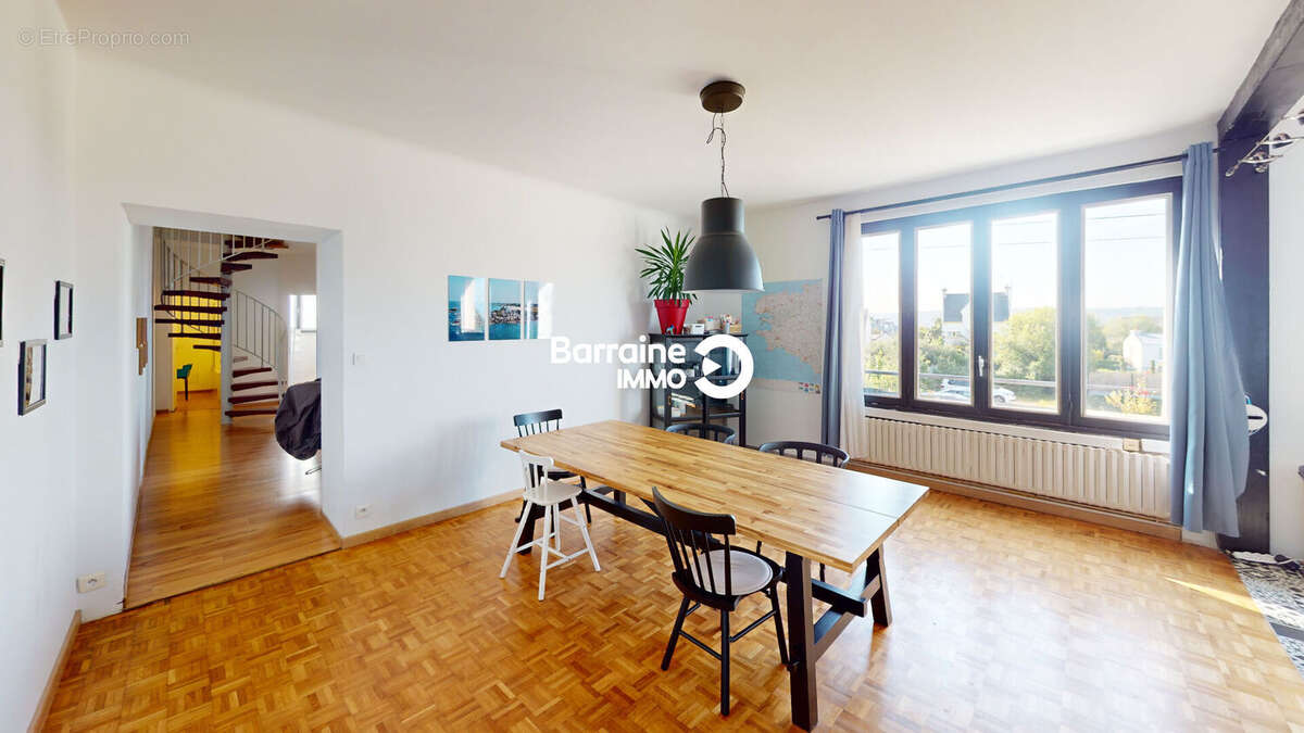 Appartement à LE RELECQ-KERHUON