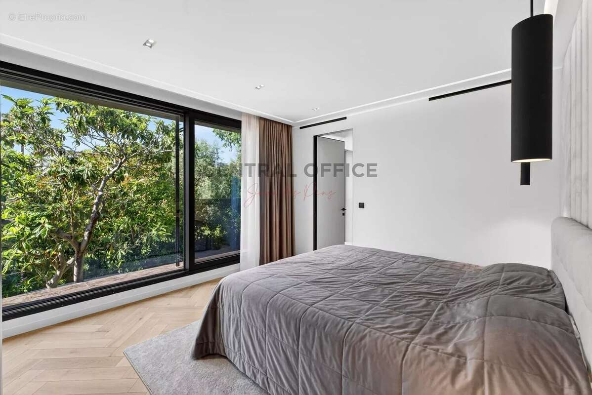 CAP D'ANTIBES- versant Ouest, villa contemporaine neuve d’exception dans un domaine privé - photo 22