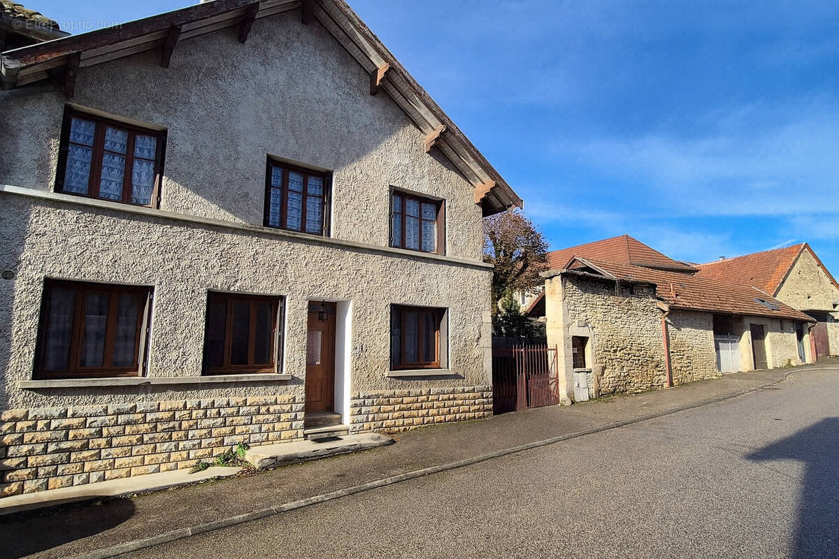 Maison à TREPT