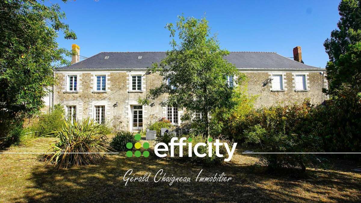 Maison 160 m² à Saint-Colomban  - photo 3