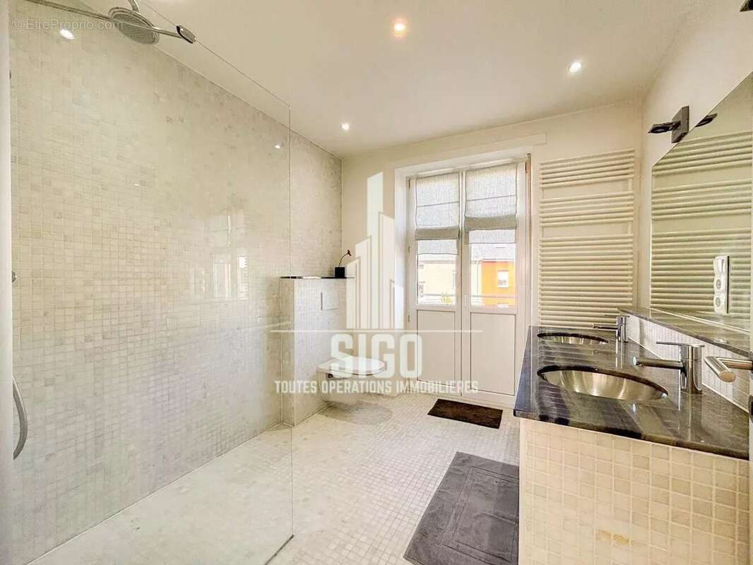 Maison à BELLEGARDE