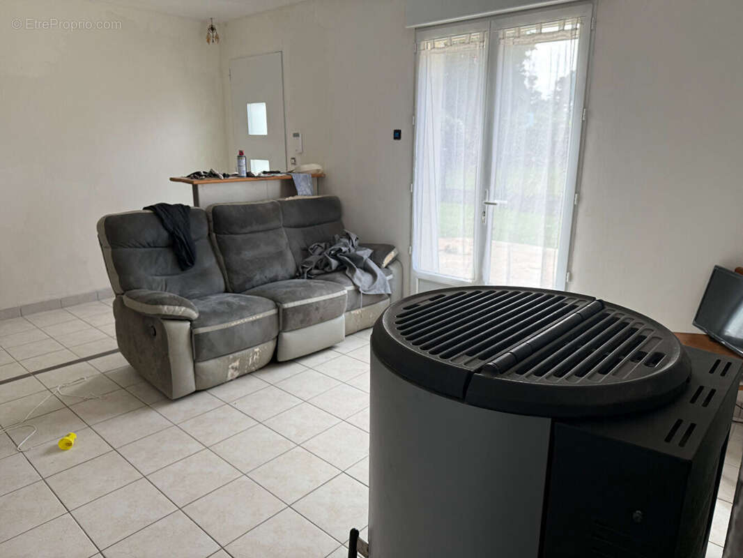 A vendre Crédin, maison 6 chambres, terrain d'environ 900m² - photo 3