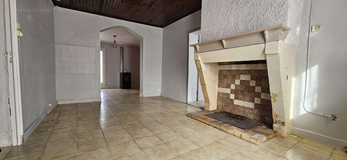 Maison à SAINT-LAURENT-DES-VIGNES