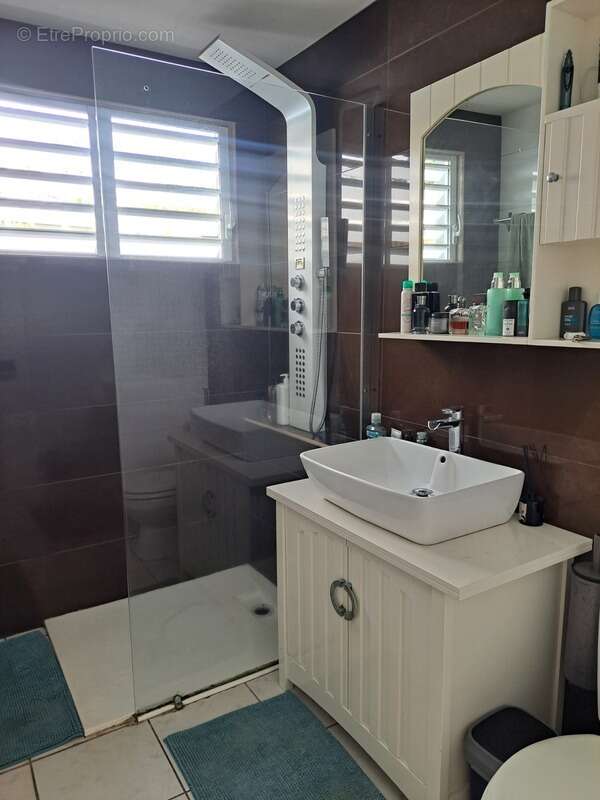 Maison à BAIE-MAHAULT