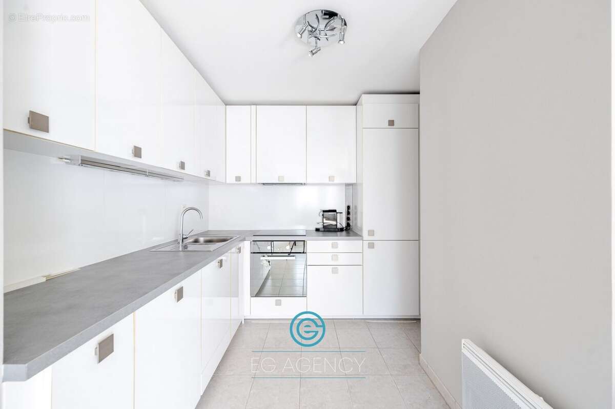 Appartement à MARSEILLE-5E