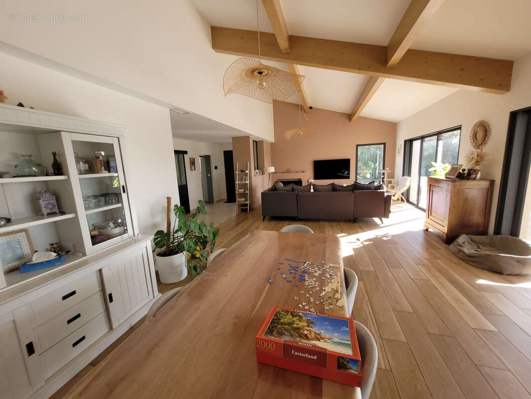Secteur Clape Superbe Villa neuve de 206m2 sur 1365 m2 de terrain à vendre 697000 €. - photo 10