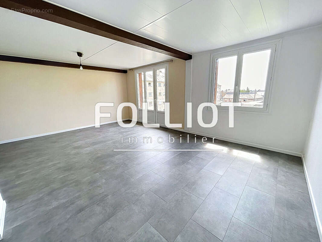 Appartement à FOUGERES