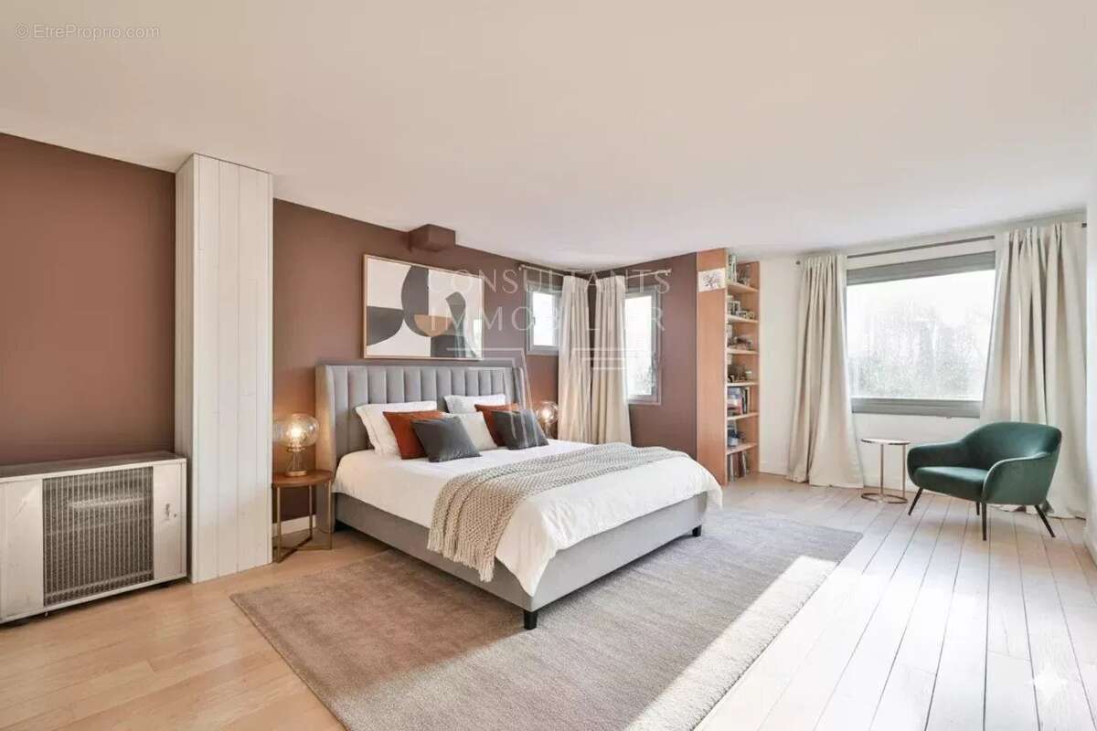 Maison à ISSY-LES-MOULINEAUX