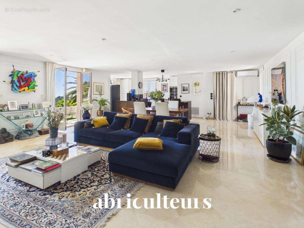 Maison à VALLAURIS