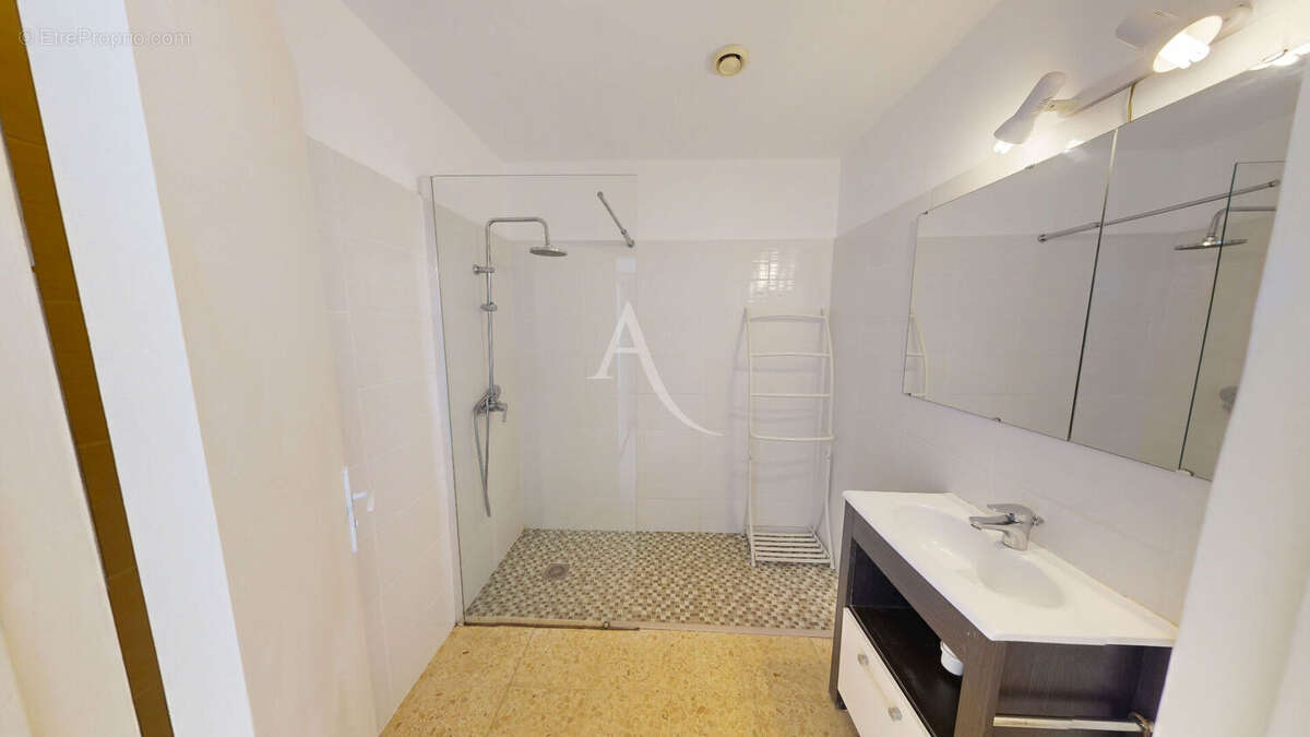 Maison 126 m² avec jardin, garage et fort potentiel d'aménagement  Narbonne quartier EDF - photo 14