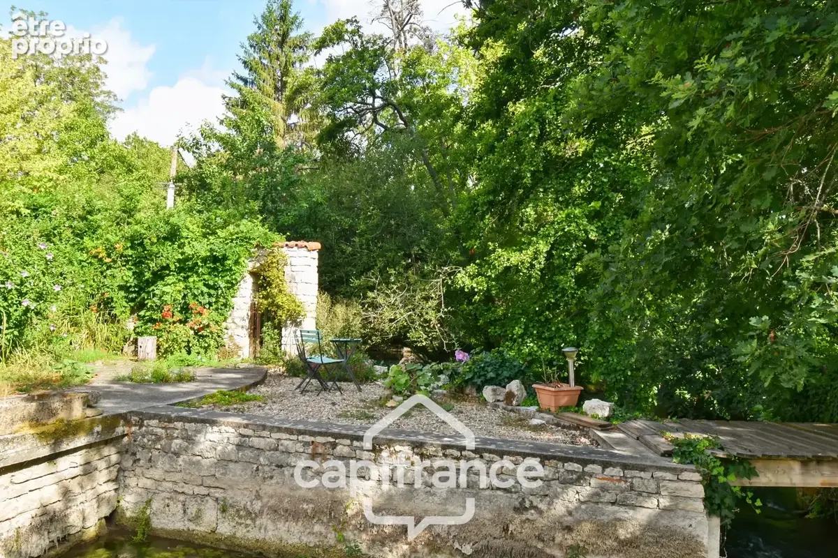Maison de caractère à vendre 12 pièces SAINT SEVERIN SUR BOUTONNE (17) sur 4500m²de terrain arboré - photo 8