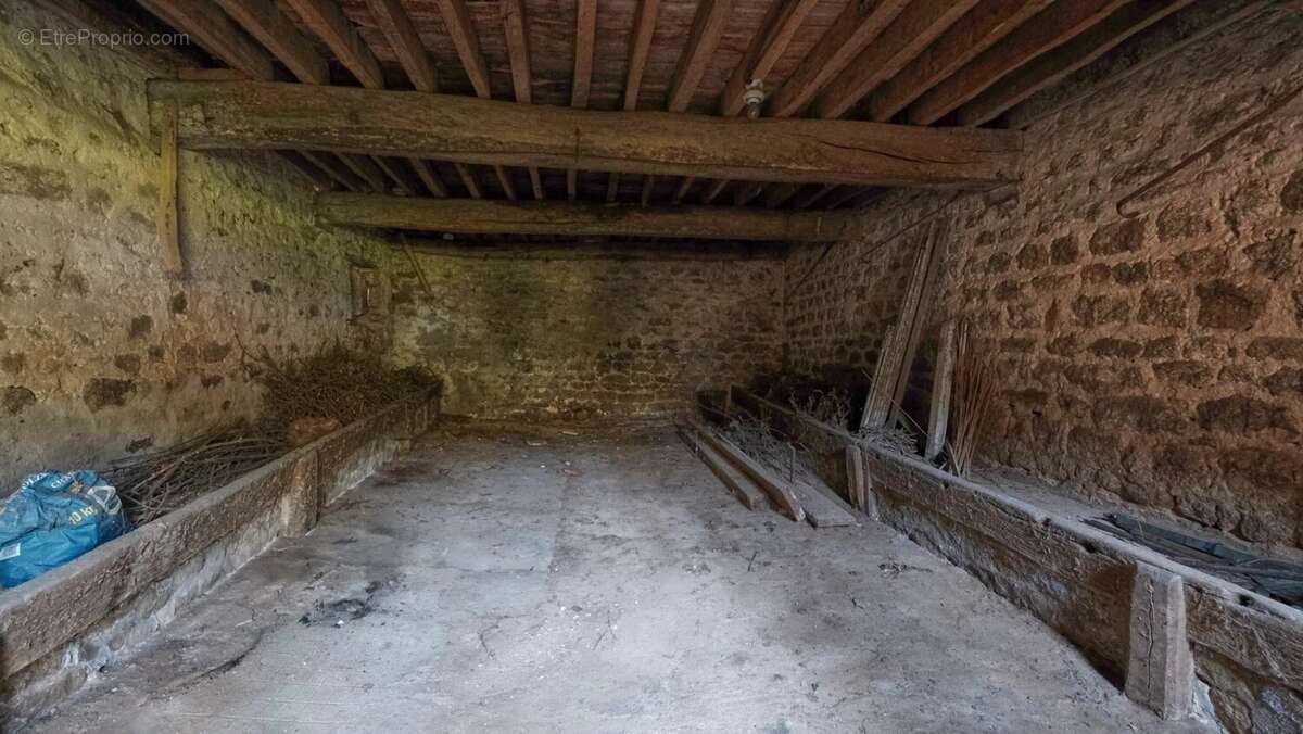 Maison à SAINT-MARTIN-DU-PUY