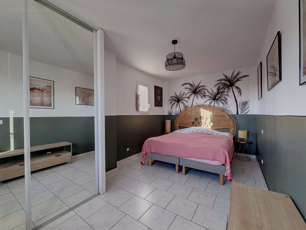 Maison à SIX-FOURS-LES-PLAGES