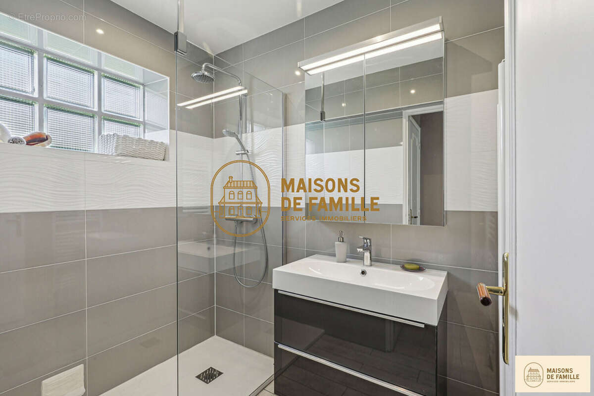 Maison à LA CELLE-SAINT-CLOUD