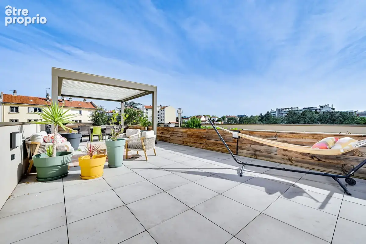 Duplex de 120.29 m2 avec terrasse - Monchat - photo 4