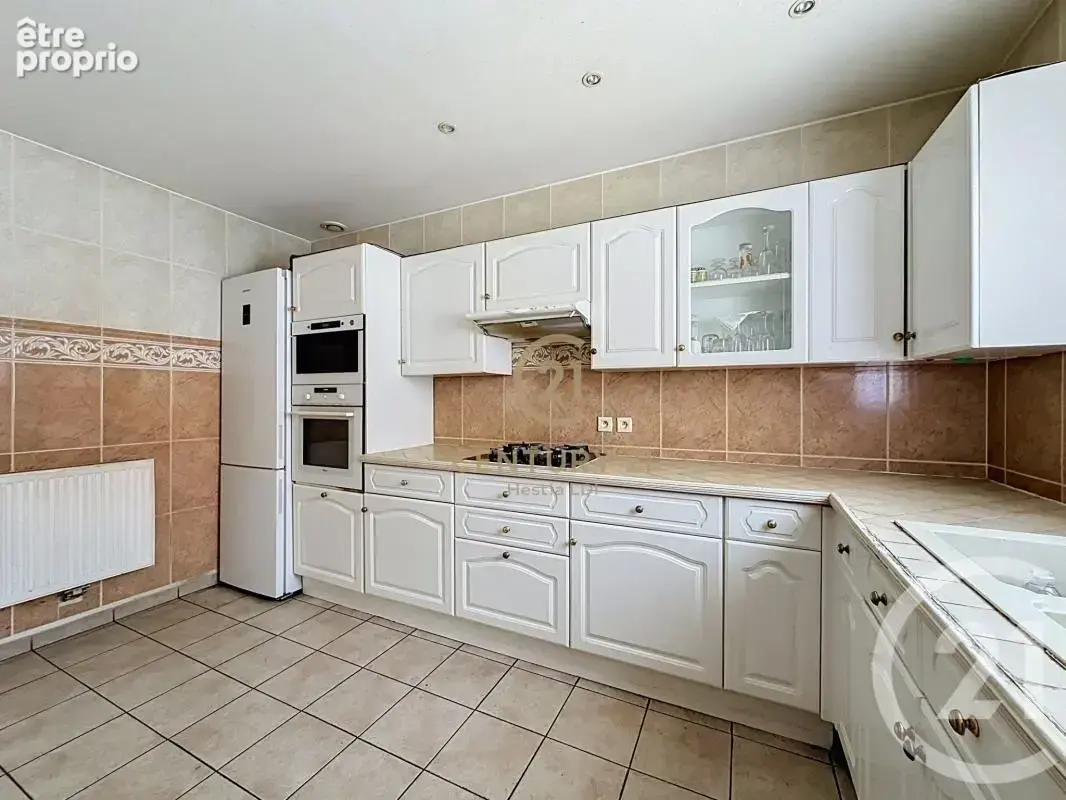 Maison 117 m² à Givors  - photo 6