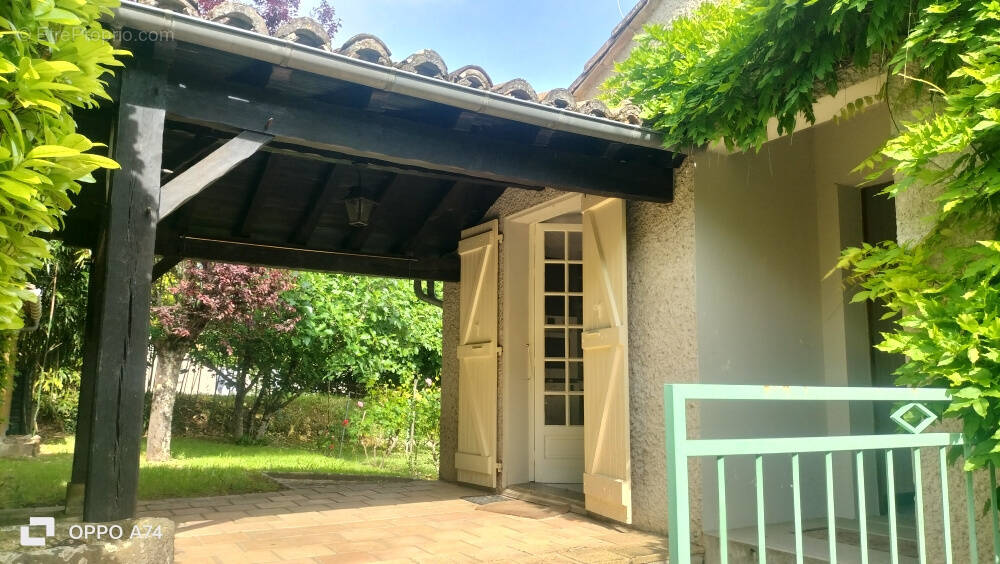 Maison à CAHUZAC-SUR-VERE