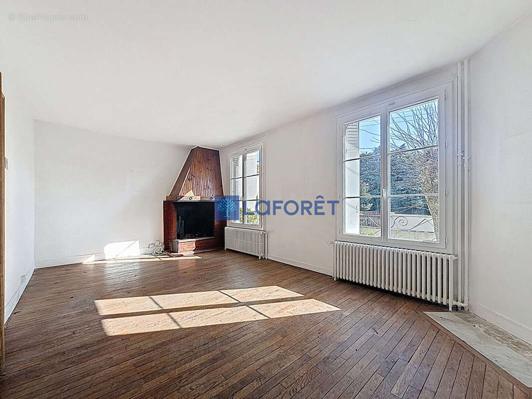 Maison à SAVIGNY-SUR-ORGE