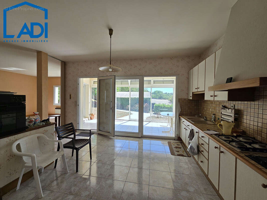 À VENDRE, Pavillon avec beau terrain à Saint-Maixent-l'École - photo 6