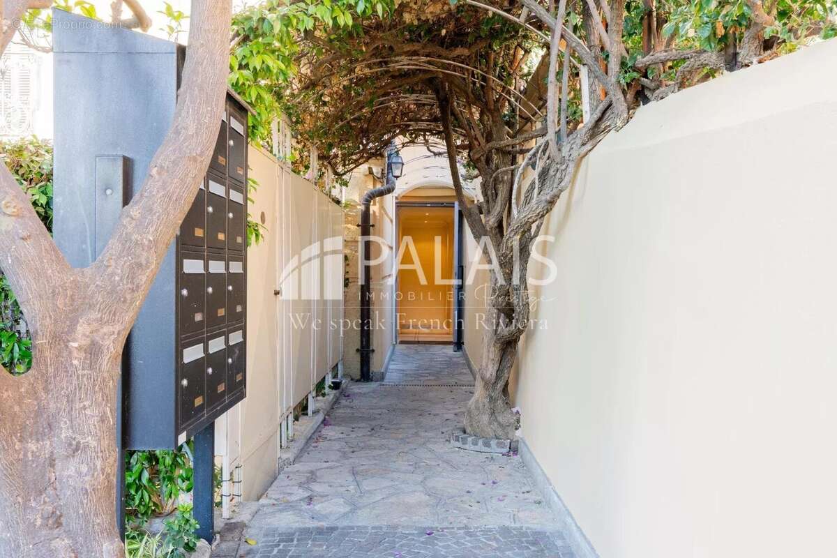 Appartement à BEAULIEU-SUR-MER