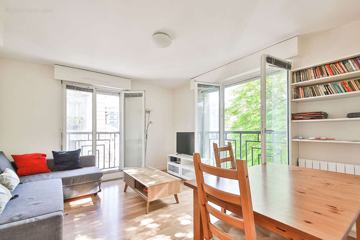 Appartement à PARIS-14E