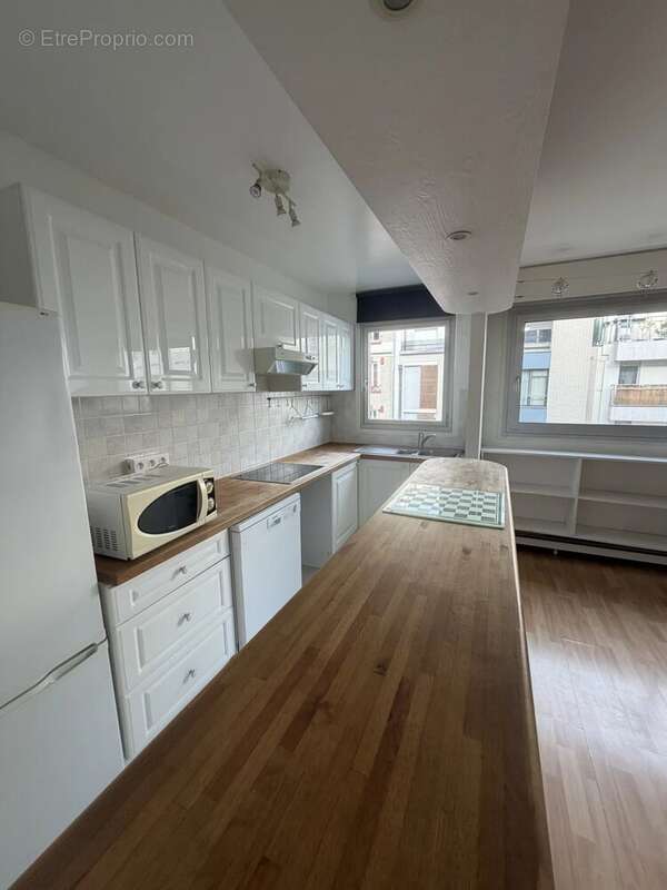 Appartement à PARIS-10E