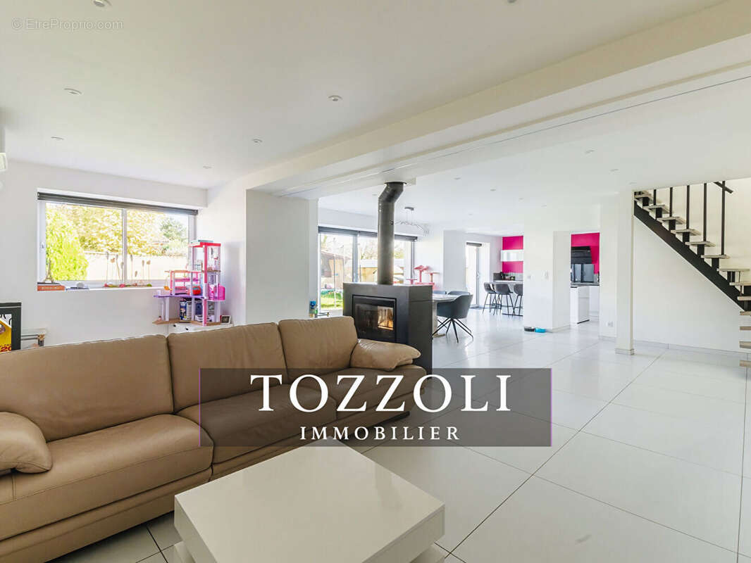 Maison à SATOLAS-ET-BONCE