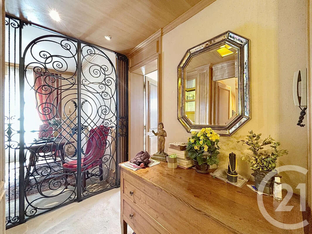 Appartement 123 m² à Paris-11e  - photo 4