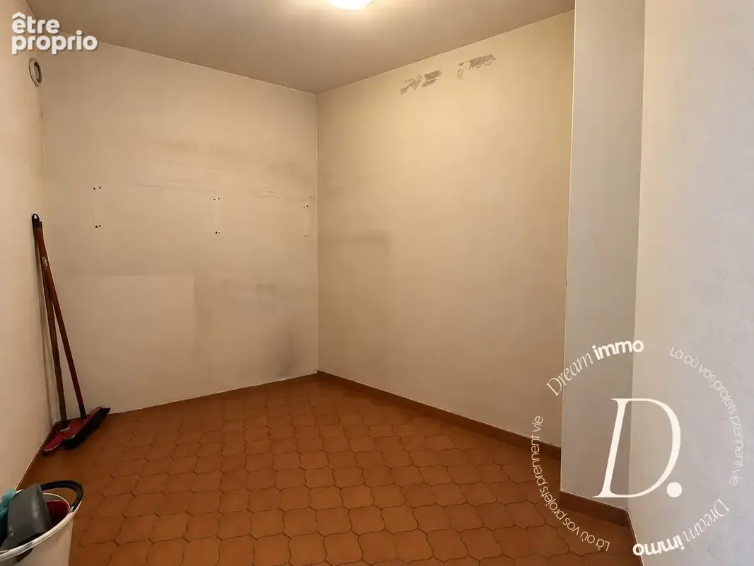 Appartement 2 pièces 71 m² à vendre à Marseille-6e (13006) - photo 8