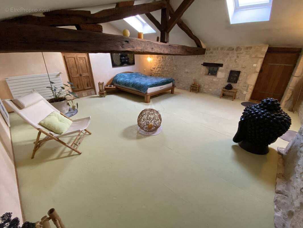 Maison à ROULLET-SAINT-ESTEPHE