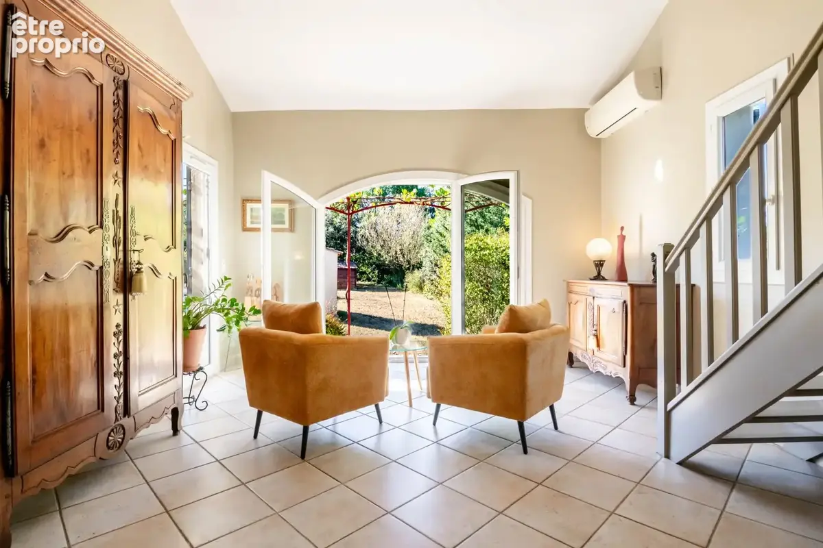 Maison 9 pièces 227 m² à vendre à Eyragues (13630) - photo 4