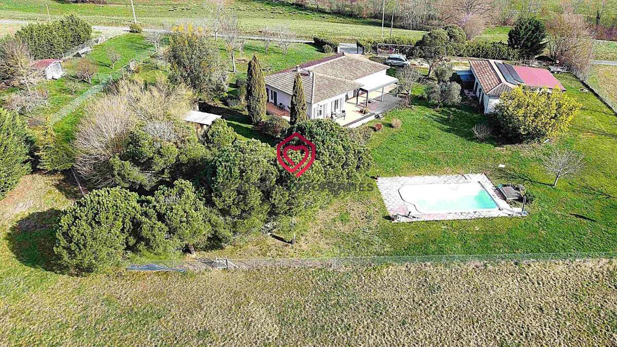 Maison à AURIGNAC