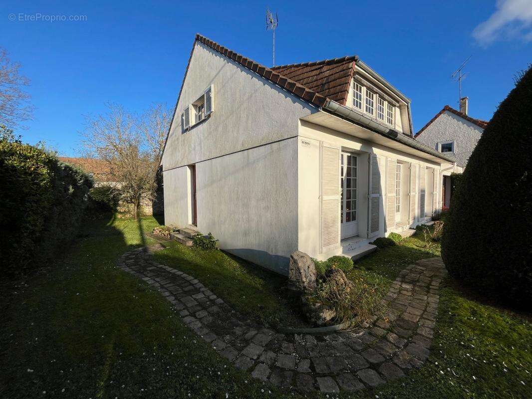 Maison à VAIRES-SUR-MARNE
