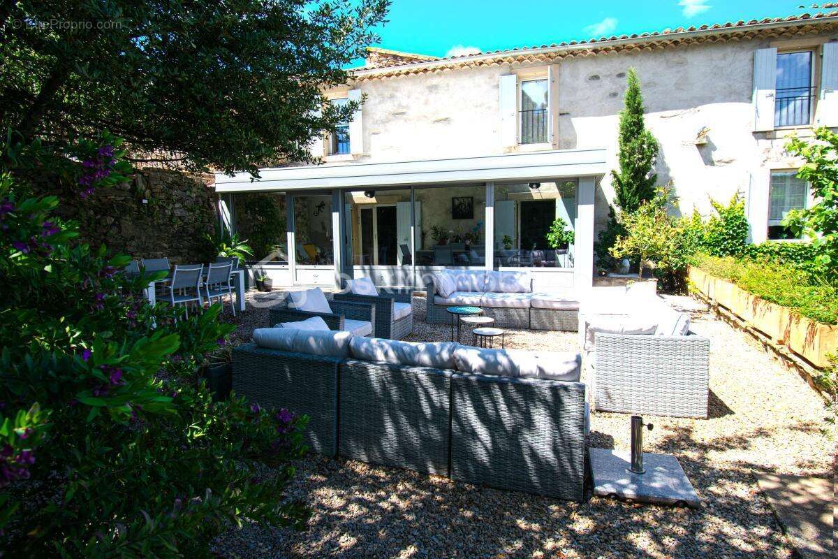 Maison à ROUJAN