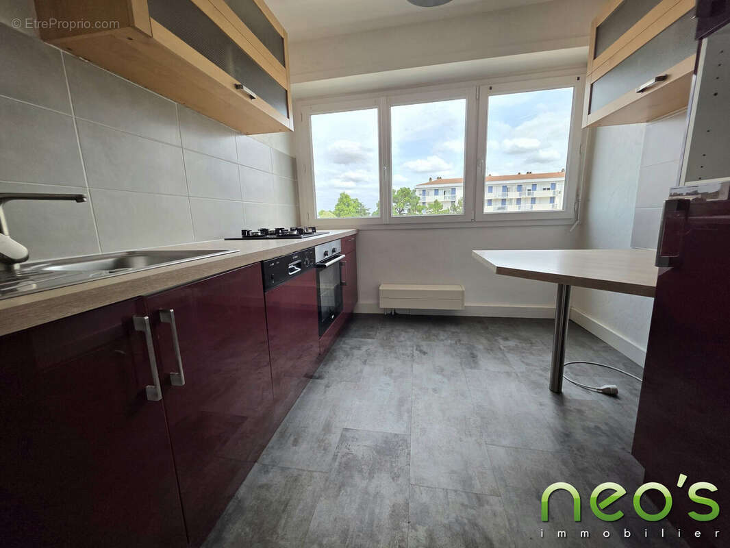 Appartement 76 m² à Cholet  - photo 4