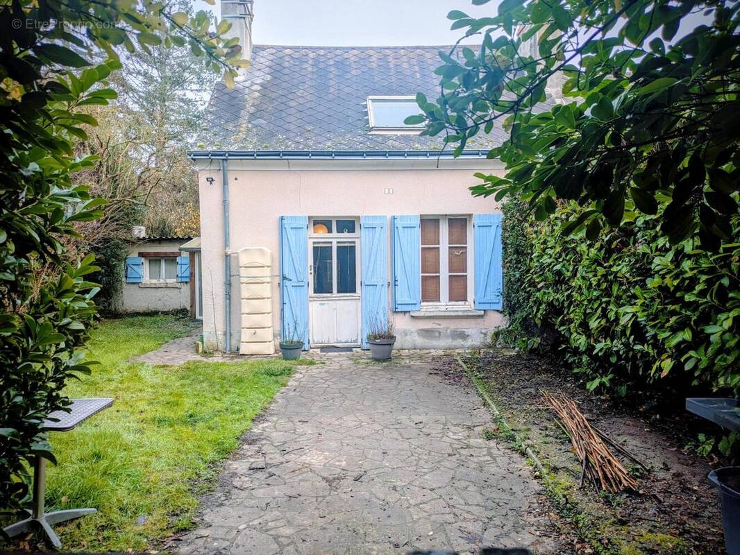 Photo 1 - Maison à SAINT-CLEMENT-DES-LEVEES