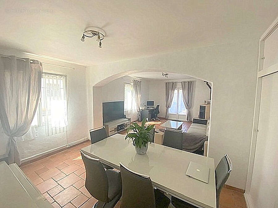 Maison à LA RONDE