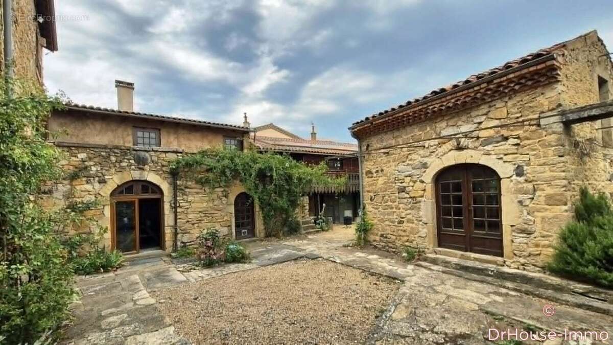 Maison 11 pièces 330 m² à vendre à Nonette (63340) - photo 12