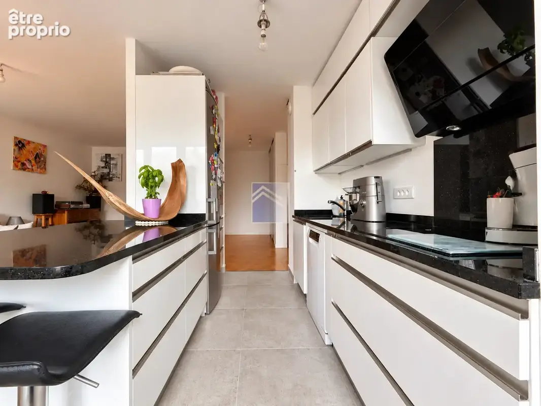 Coeur de ville - 3 pièces de 69,57 m2 - deux balcons, cave et parking ! - photo 8