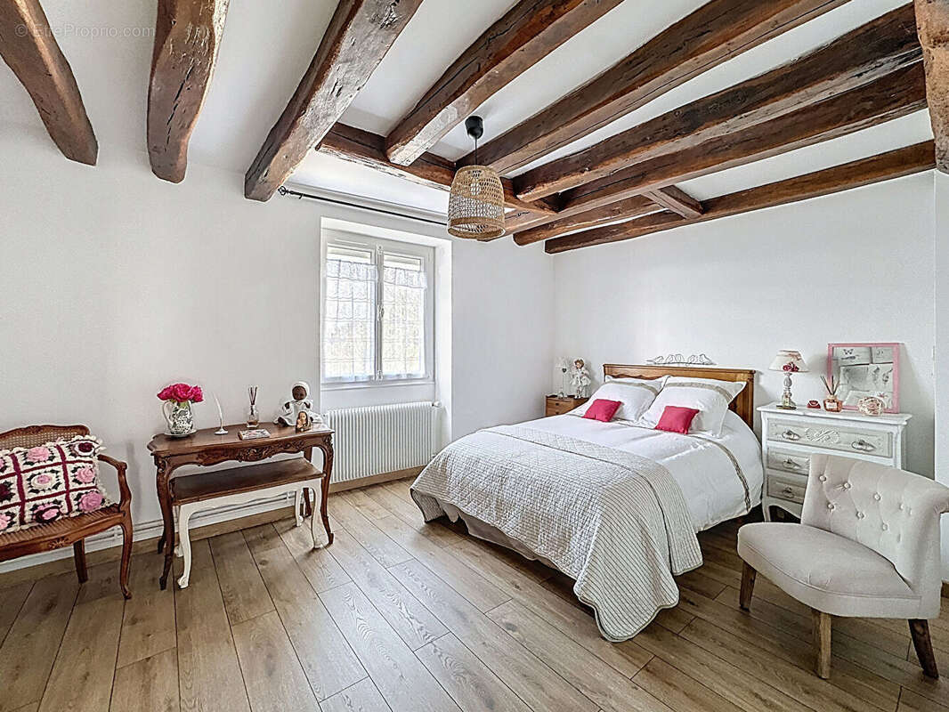 Maison à VAUX-LE-PENIL